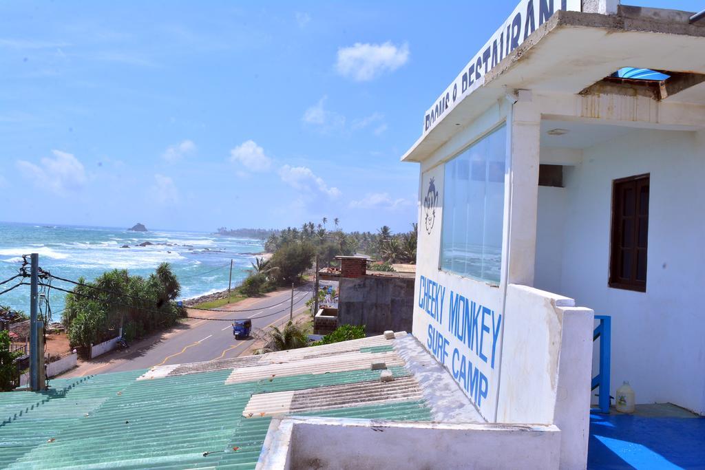 Cheeky Monkey Surf Camp Hotel Weligama Exterior foto