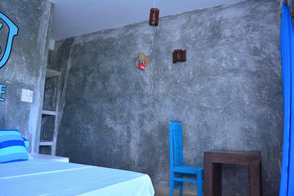 Cheeky Monkey Surf Camp Hotel Weligama Exterior foto